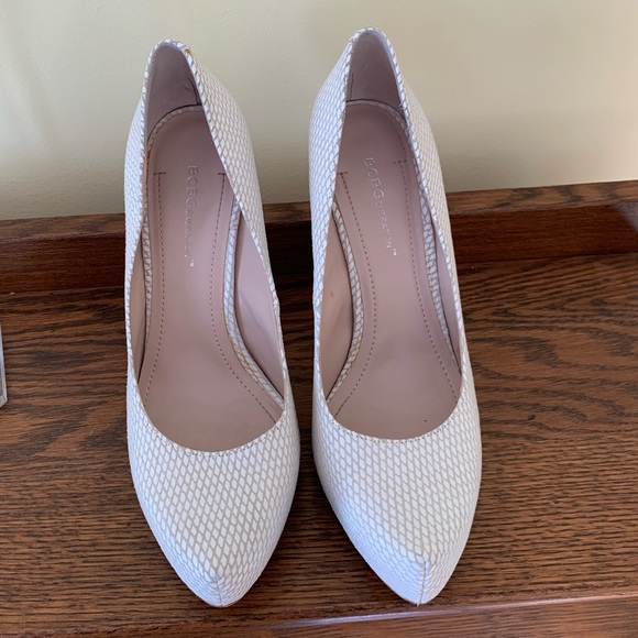 BCBGeneration Suede Leather Parade Platform Pump - Picture 5 of 13